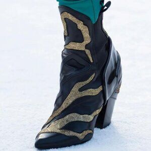 RARE LOUIS VUITTON Resort 2018 Runway LV Monogram Fireball Boots US8